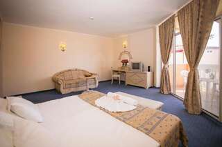 Курортные отели Royal Park Hotel - All Inclusive Елените Номер-студио с 2 спальнями и видом на парк (для 3 взрослых и 2 детей до 11 лет)-3